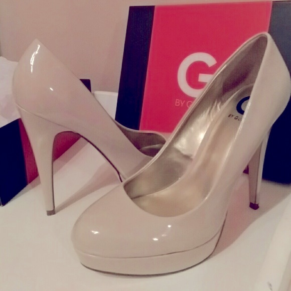 🎉HOST PICK 🎉Guess Platform Heals In Size 10m - Picture 3 of 4